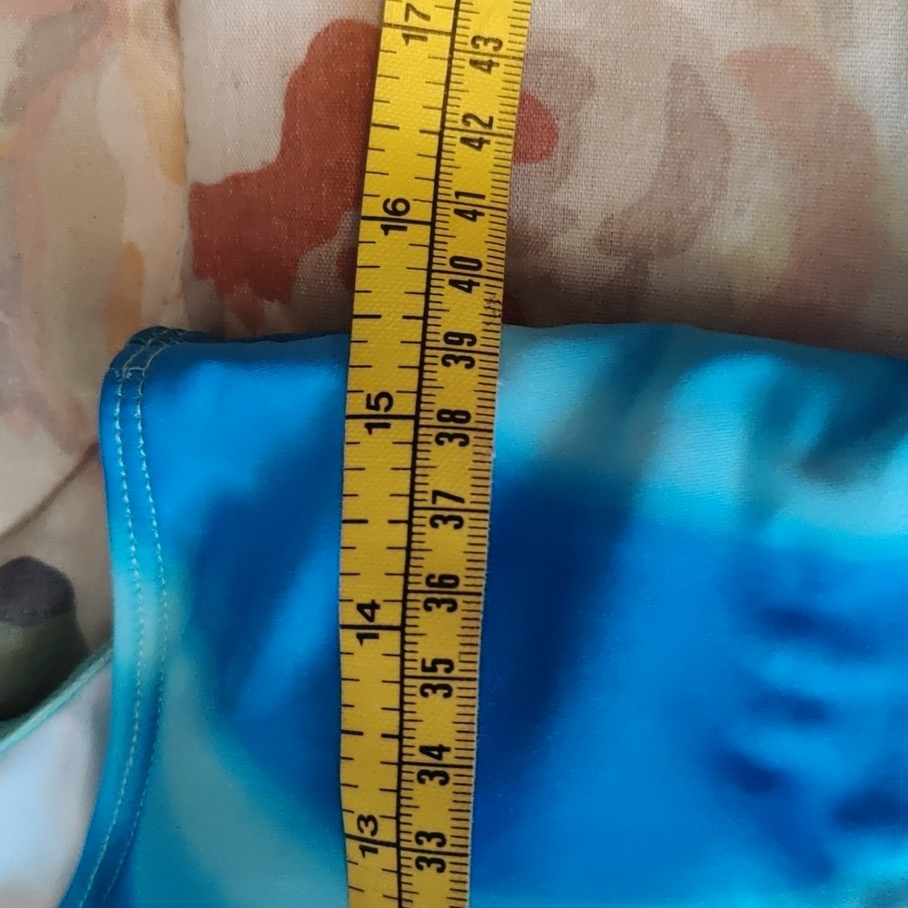 Ultra sexy and revealing swim size large with cover up - Picture 9 of 14